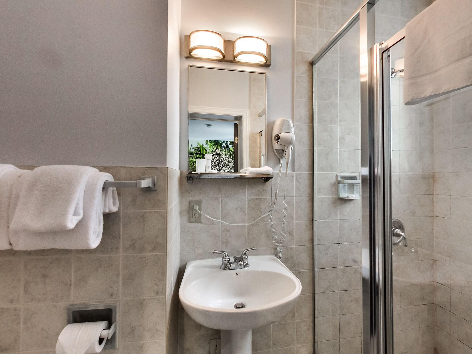 Isabella Hotel & Suites Toronto Zewnętrze zdjęcie