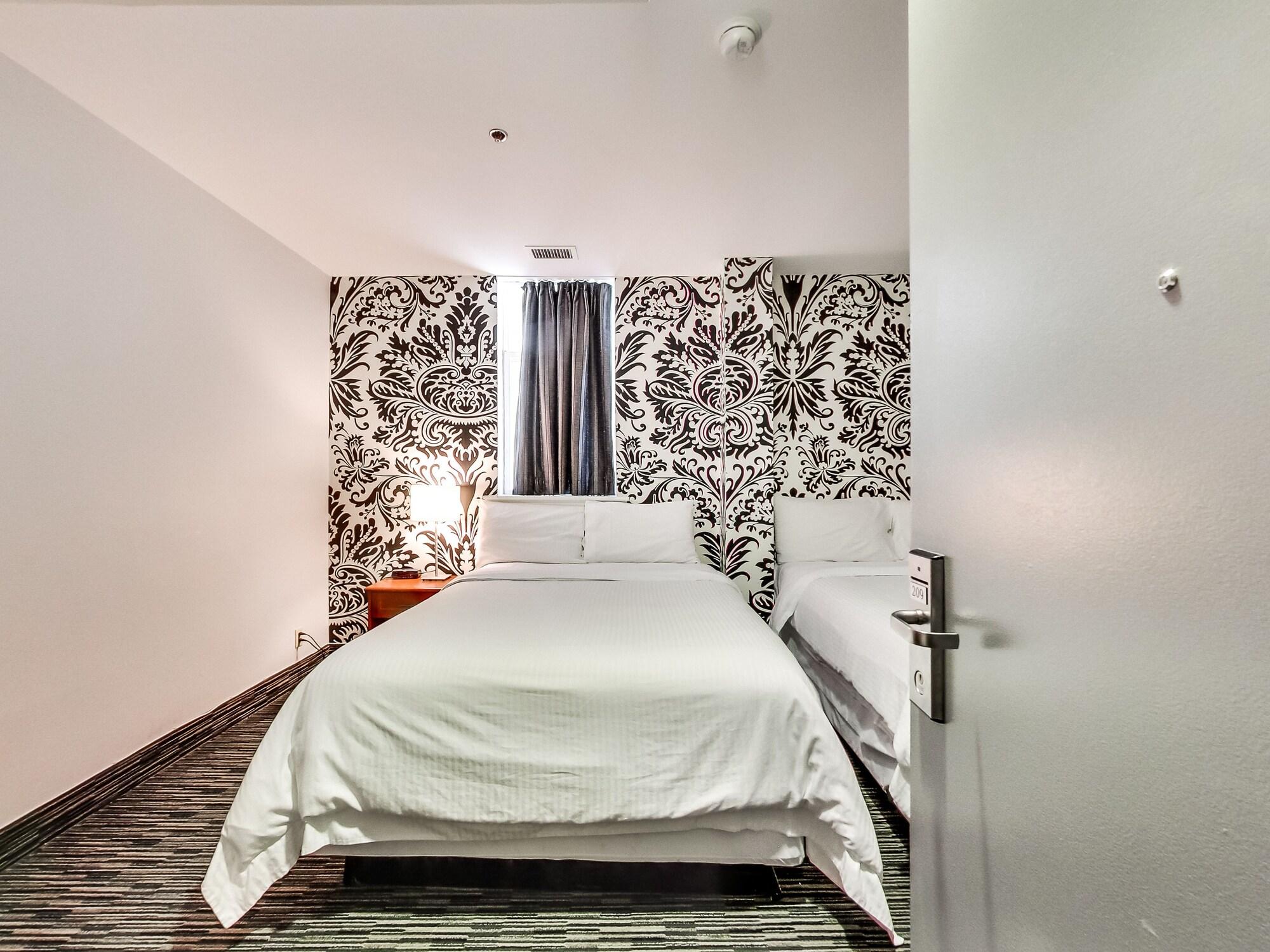 Isabella Hotel & Suites Toronto Zewnętrze zdjęcie