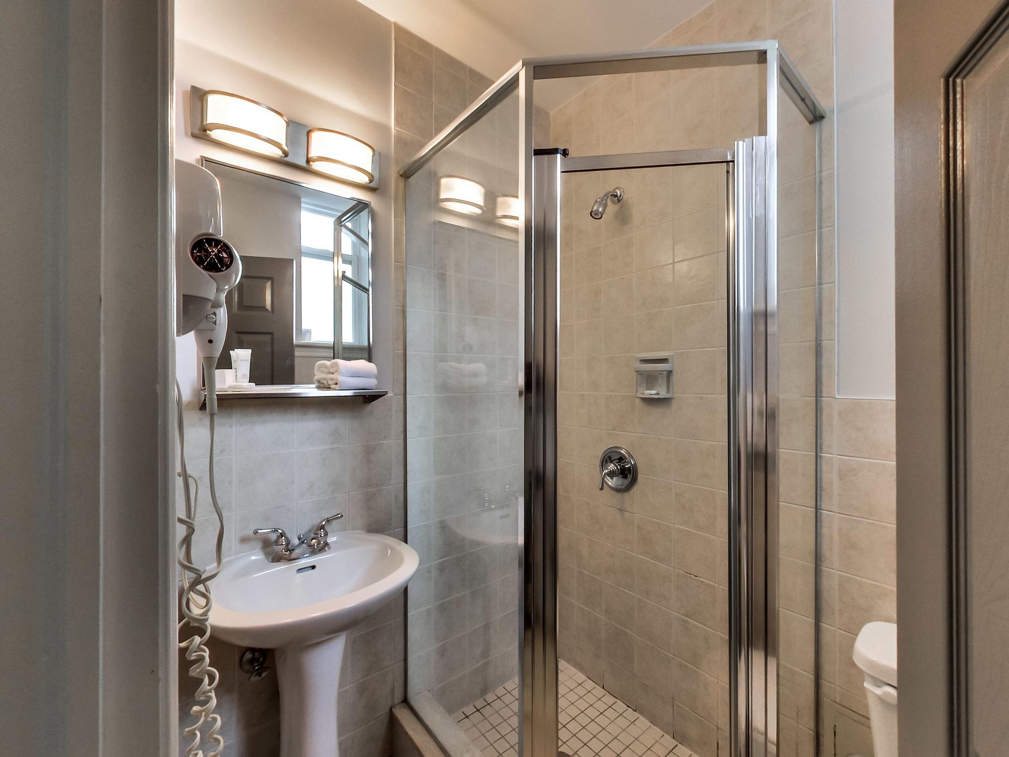 Isabella Hotel & Suites Toronto Zewnętrze zdjęcie